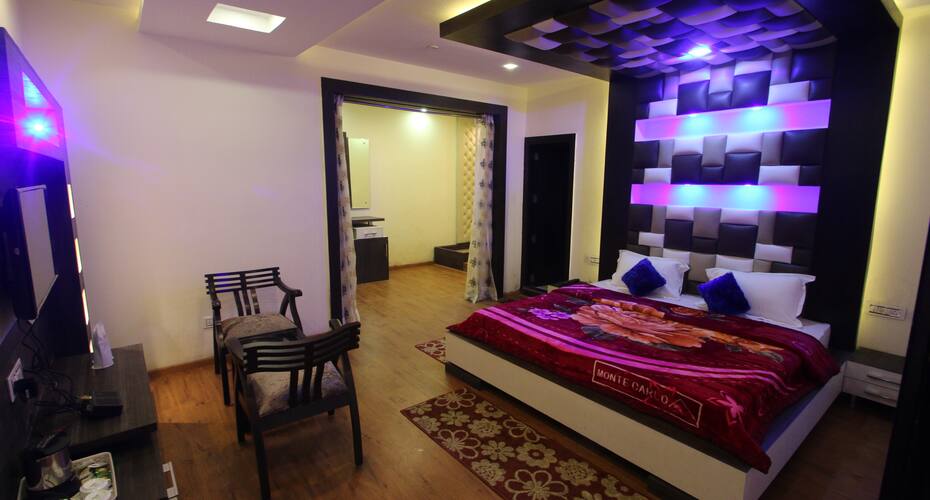 AS Clarks Inn, Dalhousie 1